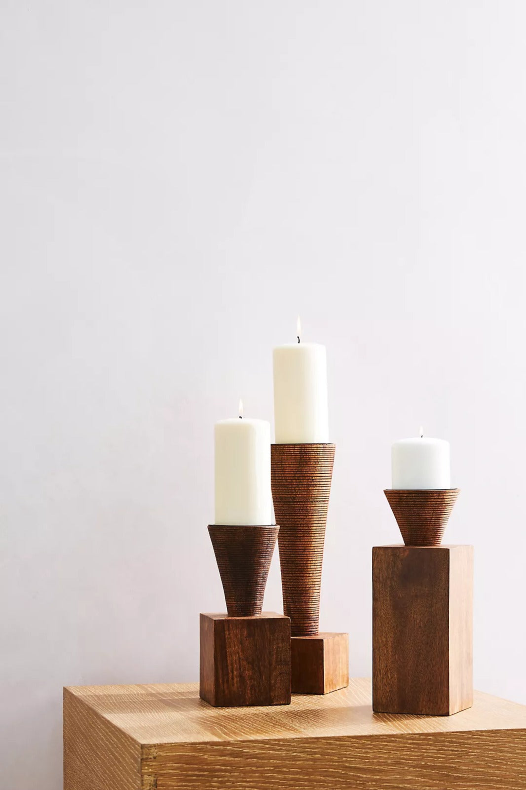 Niloerti Candle Holder