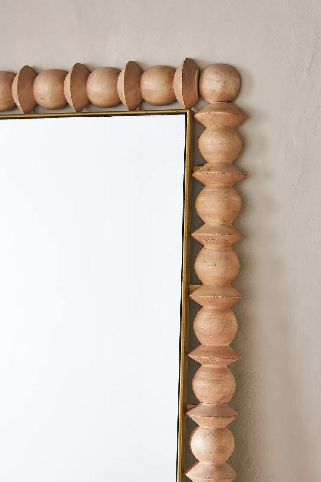 Vactih Mirror