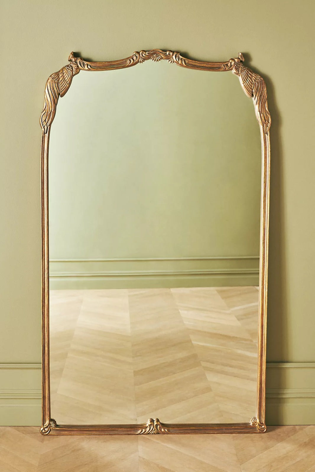 Lionic Mirror